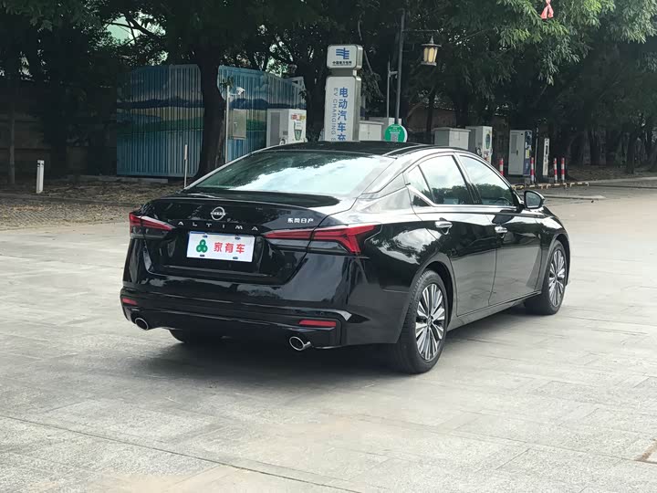 Фото 14 - Nissan Teana