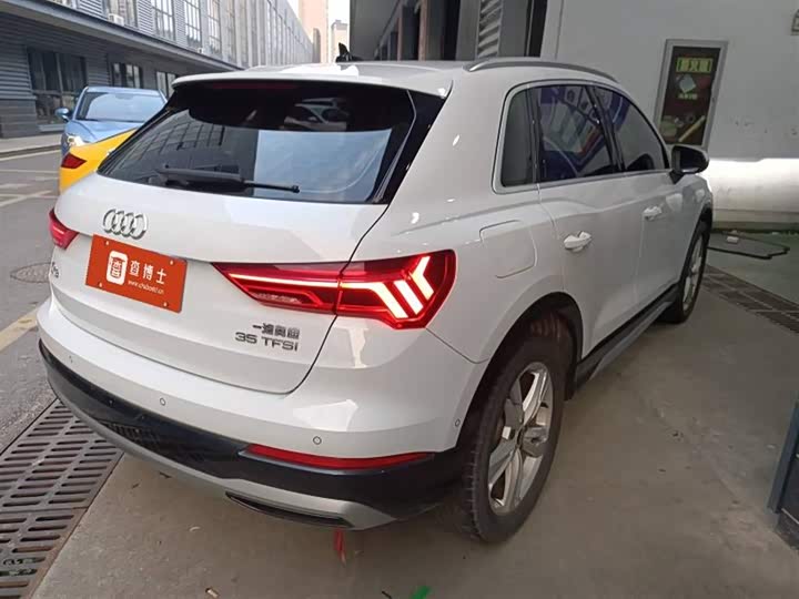 Фото 4 - Audi Q3