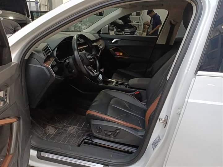 Фото 5 - Audi Q3