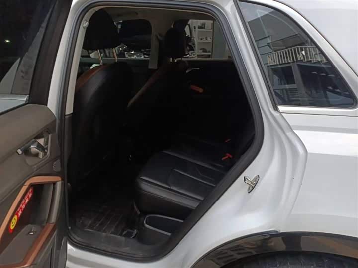 Фото 6 - Audi Q3