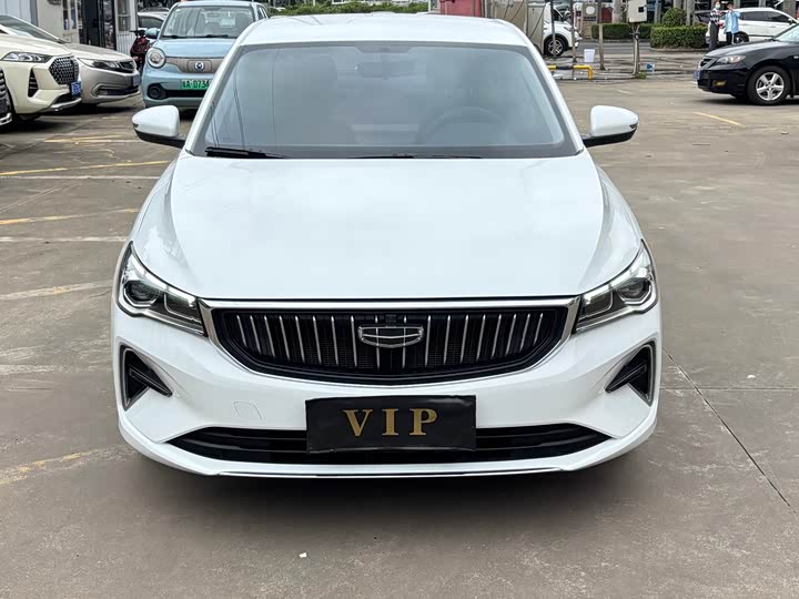 Фото 2 - Geely Emgrand