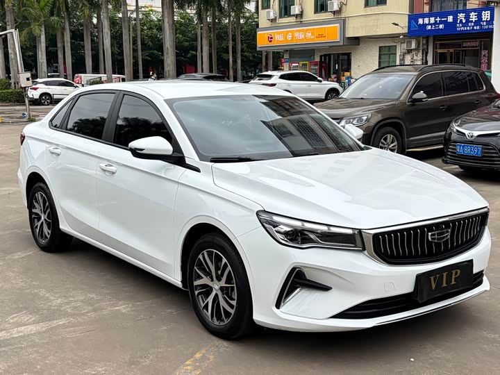 Фото 3 - Geely Emgrand