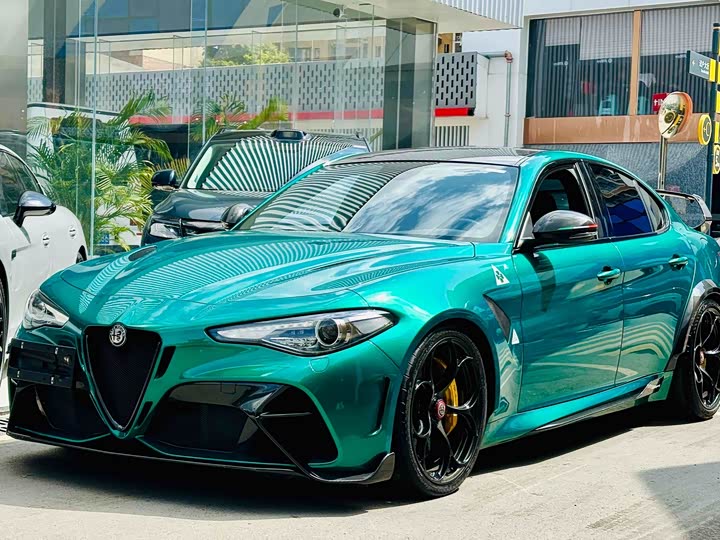 Фото 1 - Alfa Romeo Giulia