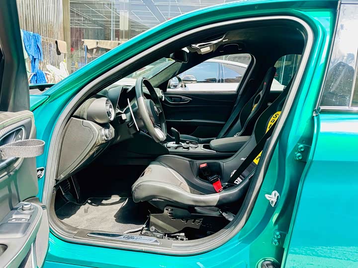 Фото 5 - Alfa Romeo Giulia