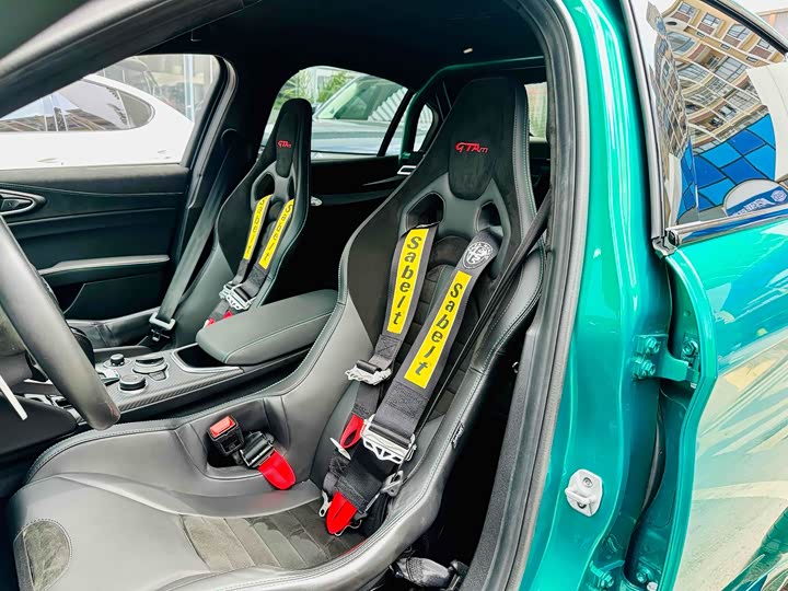 Фото 8 - Alfa Romeo Giulia