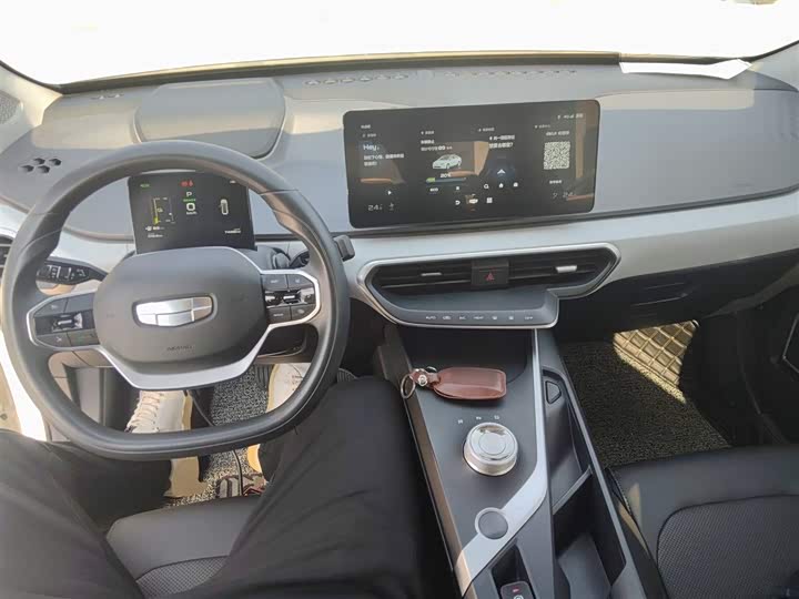 Фото 10 - Geely Geometry A