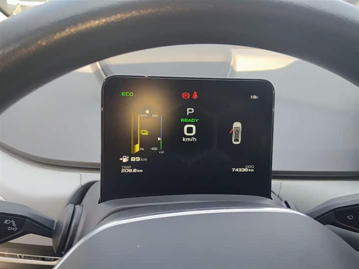 Фото 12 - Geely Geometry A