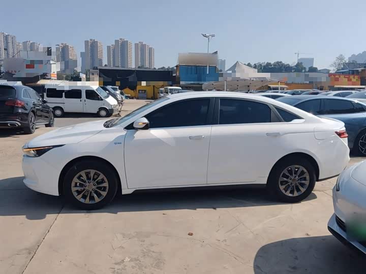 Фото 5 - Geely Geometry A