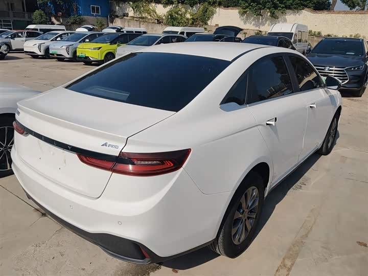 Фото 7 - Geely Geometry A