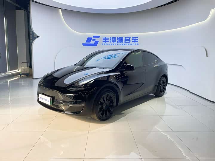 Фото 1 - Tesla Model Y