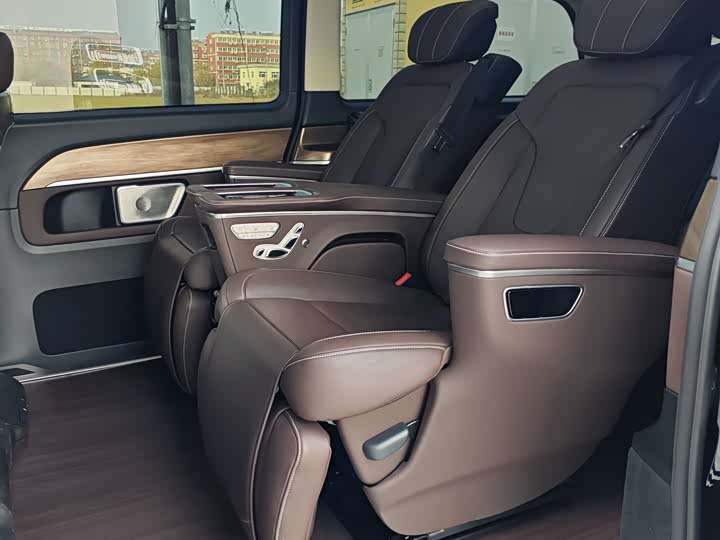 Фото 5 - Mercedes-Benz V-Class