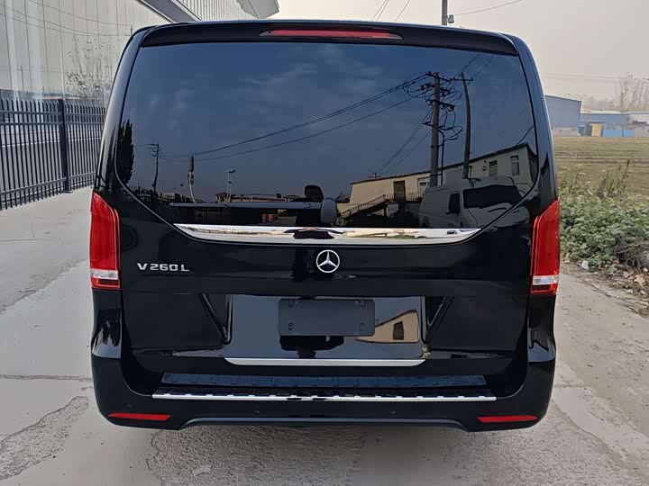 Фото 7 - Mercedes-Benz V-Class