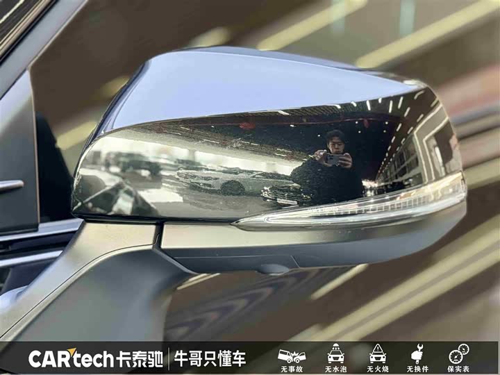 Фото 9 - Toyota Crown Kluger