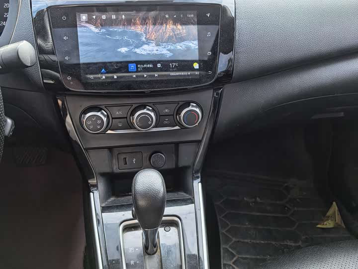 Фото 10 - Nissan Sylphy