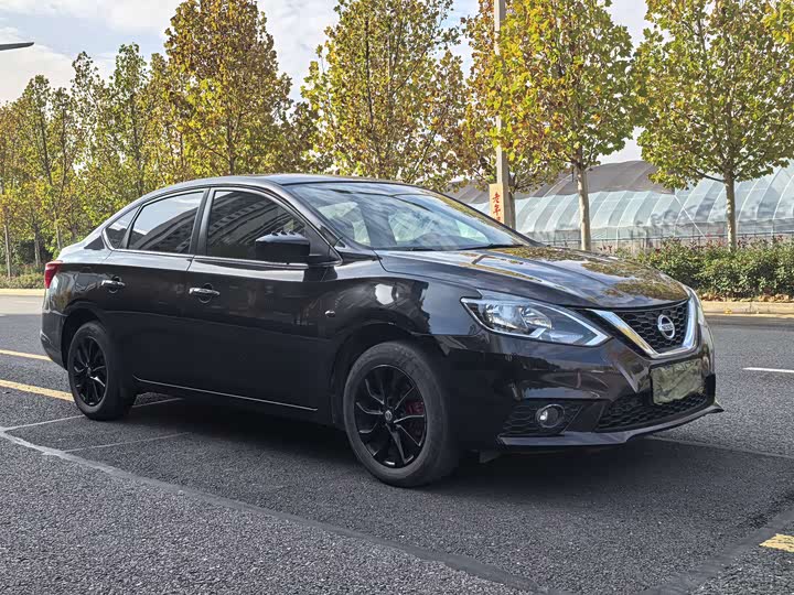 Фото 2 - Nissan Sylphy