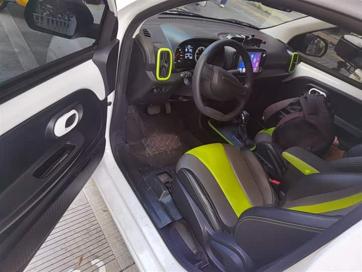 Фото 16 - Roewe Clever