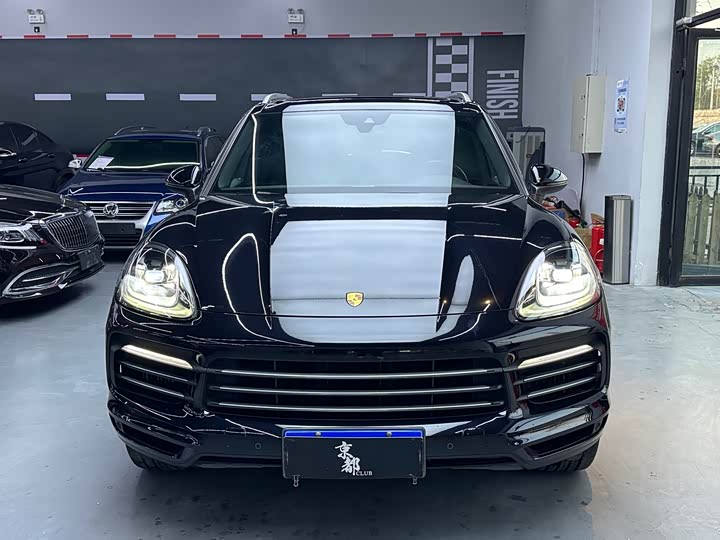 Фото 2 - Porsche Cayenne