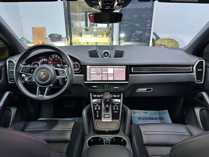 Фото 22 - Porsche Cayenne