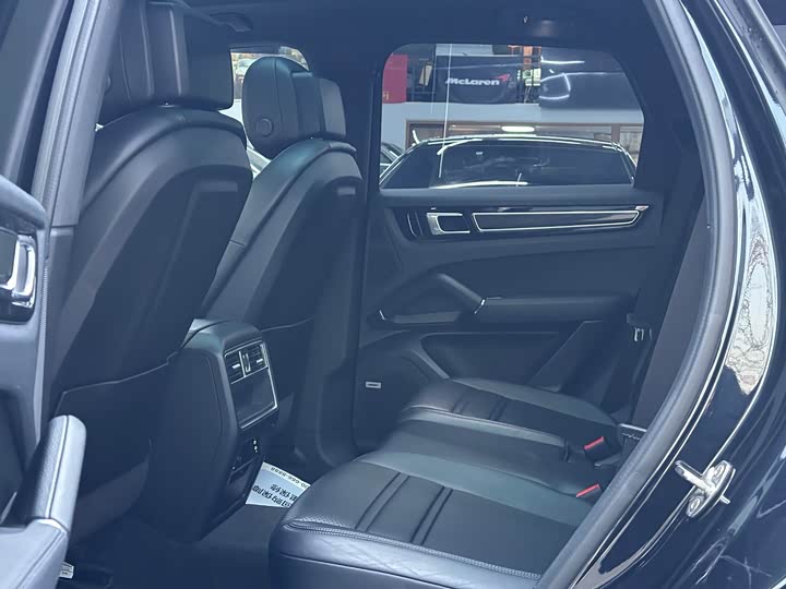 Фото 24 - Porsche Cayenne