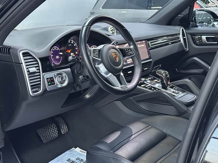 Фото 8 - Porsche Cayenne