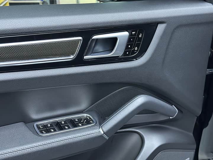 Фото 9 - Porsche Cayenne