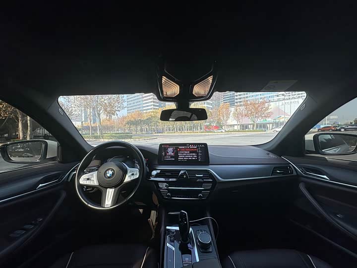 Фото 15 - BMW 5 Series