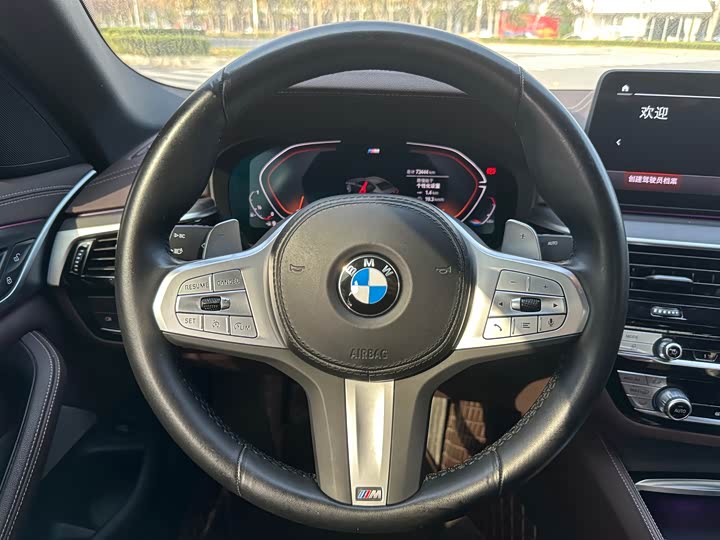 Фото 17 - BMW 5 Series