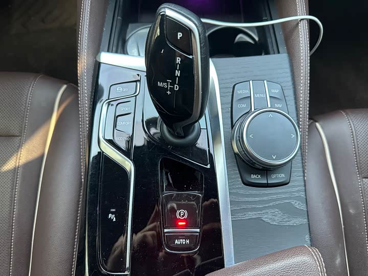 Фото 19 - BMW 5 Series