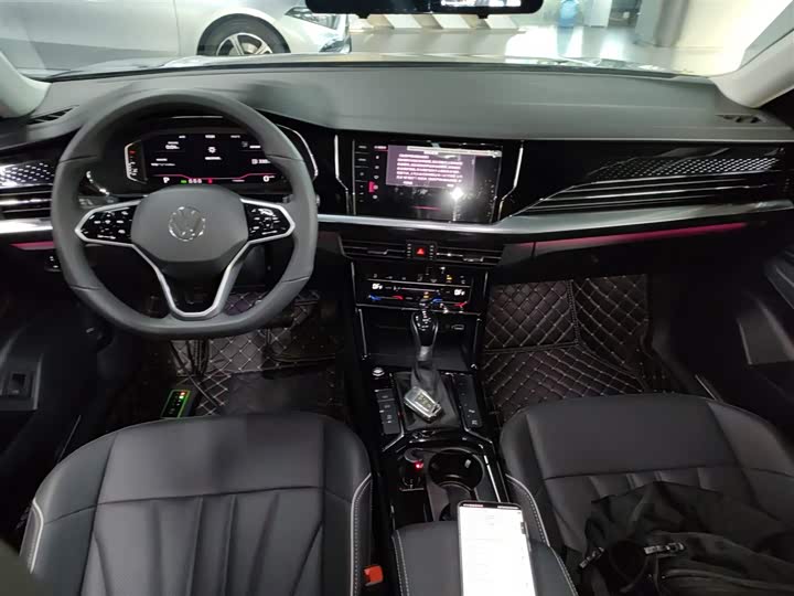 Фото 10 - Volkswagen Passat