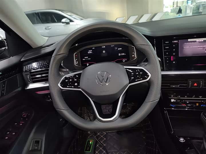 Фото 11 - Volkswagen Passat