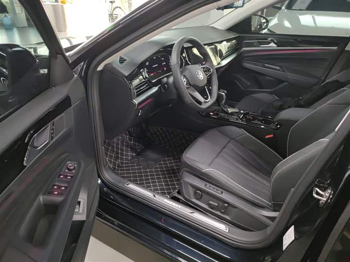 Фото 16 - Volkswagen Passat