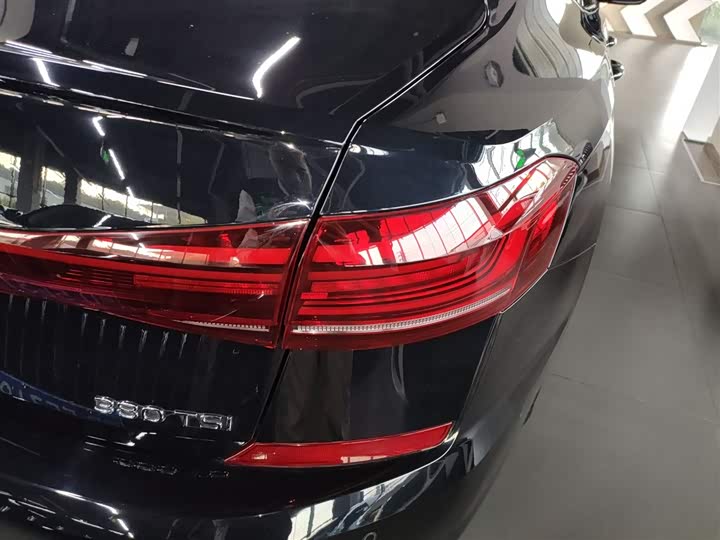 Фото 8 - Volkswagen Passat