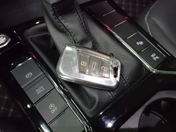 Фото 9 - Volkswagen Passat