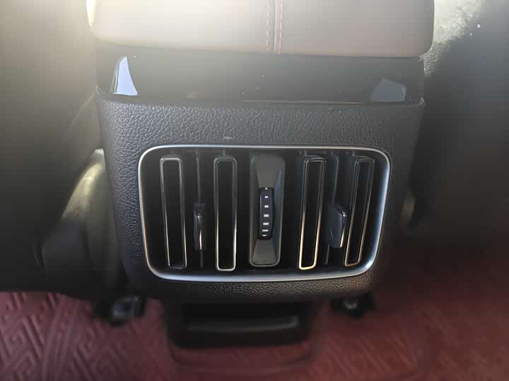 Фото 8 - BYD Song Plus