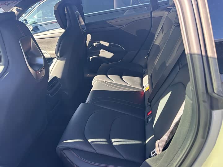 Фото 13 - Xiaomi SU7