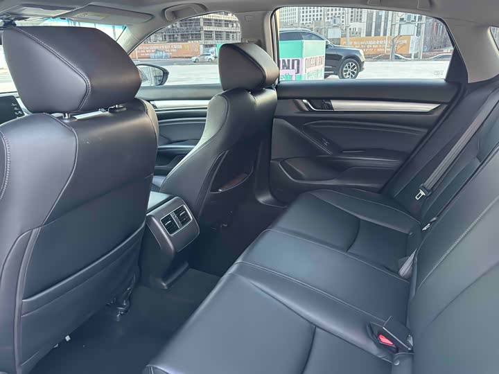 Фото 5 - Honda Accord