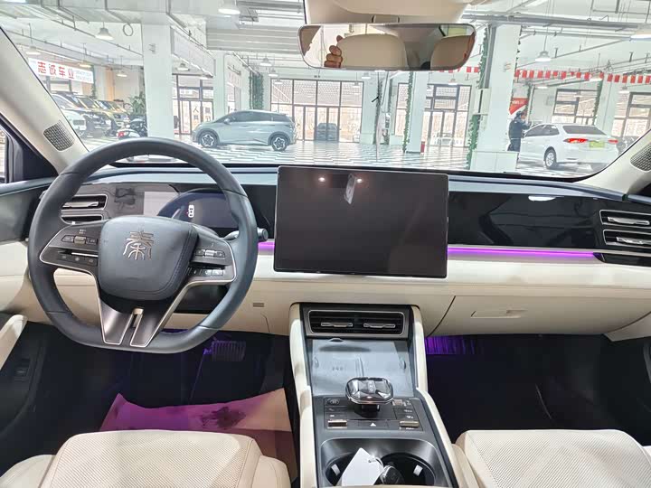 Фото 9 - BYD Qin L