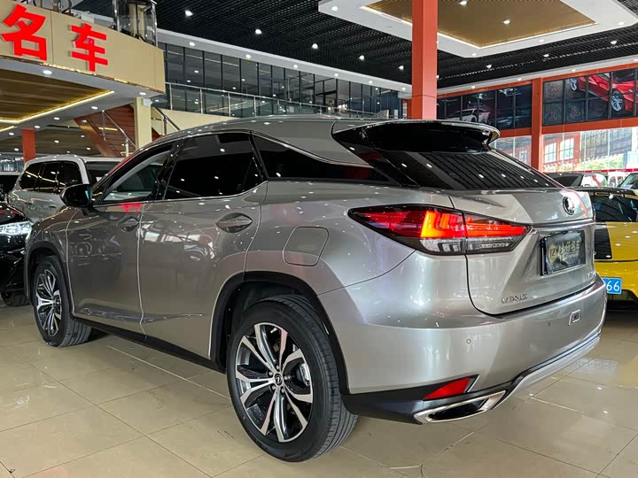 Фото 6 - Lexus RX