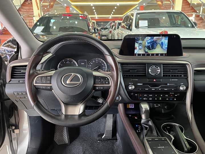 Фото 9 - Lexus RX