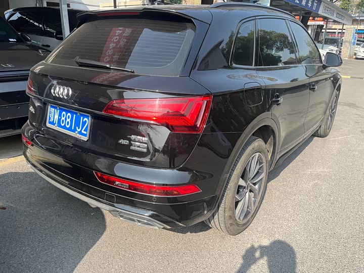 Фото 11 - Audi Q5L