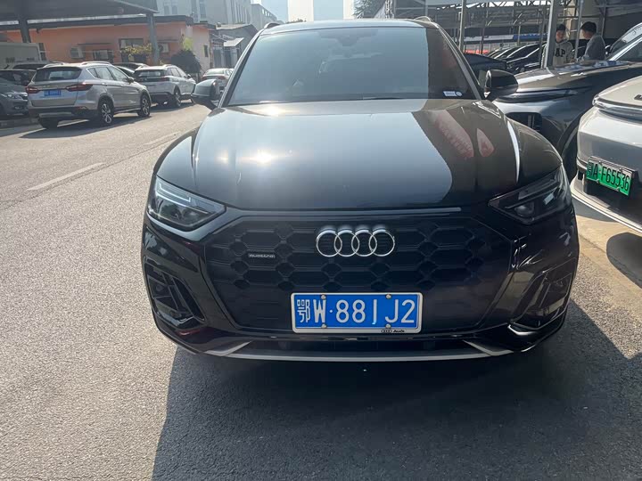 Фото 2 - Audi Q5L