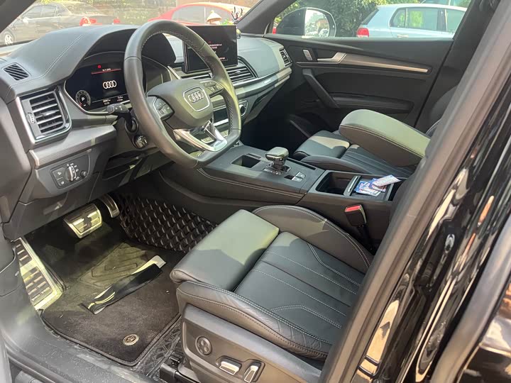 Фото 4 - Audi Q5L