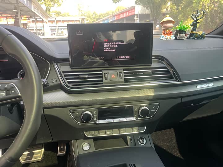 Фото 6 - Audi Q5L