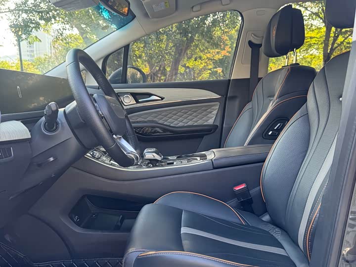 Фото 4 - Dongfeng Forthing Yacht