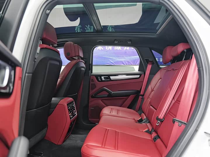 Фото 11 - Porsche Cayenne