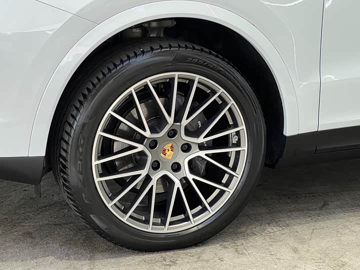 Фото 16 - Porsche Cayenne