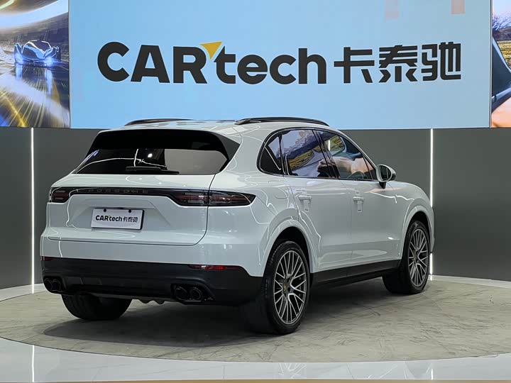 Фото 17 - Porsche Cayenne