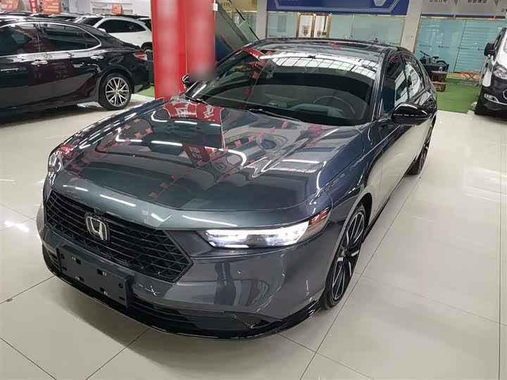 Фото 2 - Honda Accord