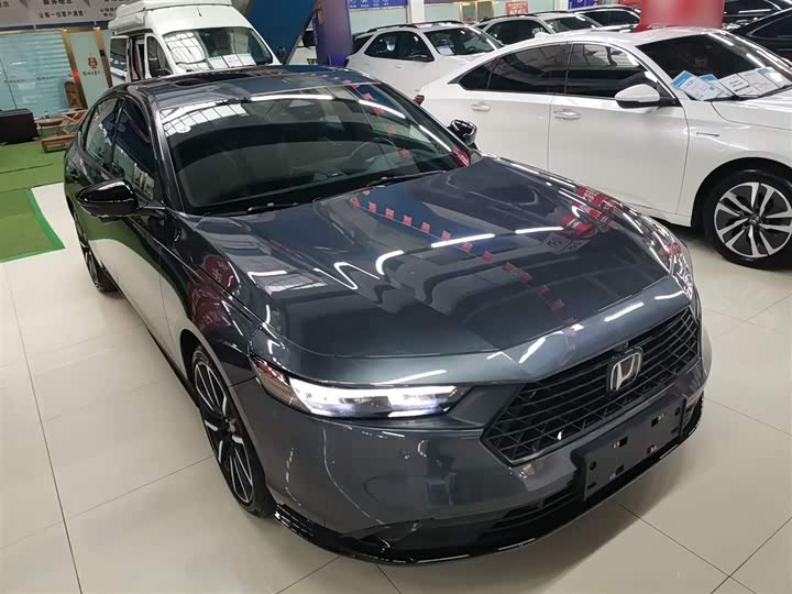 Фото 4 - Honda Accord