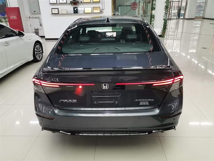 Фото 6 - Honda Accord